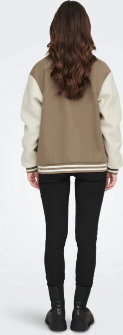 ONLY ONLSILJA LIFE BOMBER JACKET CC OTW Dames Jas - Maat XL 12 ONLY ONLSILJA LIFE BOMBER JACKET CC OTW Dames Jas - Maat XL -Only 442x1200 2