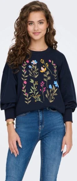 Only Trui Onlemily L/s O-neck Box Ub Swt 15285248 Navy Blazer/front Flower Dames Maat - L 11 Only Trui Onlemily L/s O-neck Box Ub Swt 15285248 Navy Blazer/front Flower Dames Maat - L -Only 510x1200