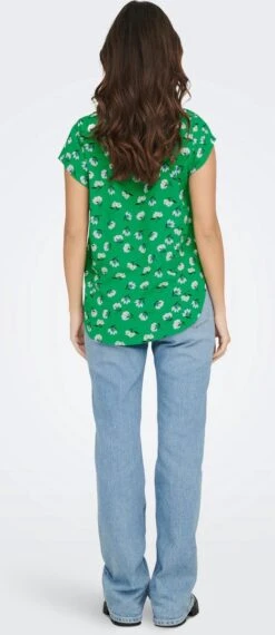 Only T-shirt Onlvic S/s Aop Top Noos Ptm 15161116 Green Bee/medium Son Dames Maat - 44 -Only 520x1200 1