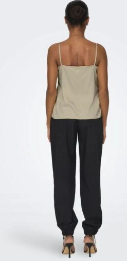 Only ONLVICTORIA SL LACE MIX SINGLET - Creme Beige 15 Only ONLVICTORIA SL LACE MIX SINGLET - Creme Beige -Only 583x1200