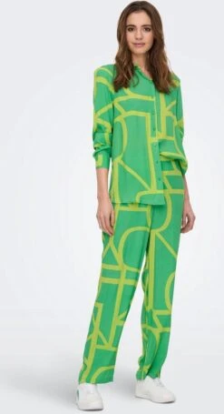 Only Blouse Onlava L/s Oversized Shirt Ptm 15283399 Kelly Green Dames Maat - L -Only 651x1200 3