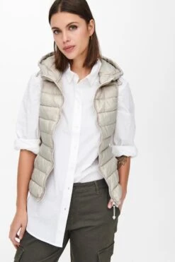 ONLY ONLNEWTAHOE HOOD WAISTCOAT OTW NOOS Dames Gilet - Maat S 16 ONLY ONLNEWTAHOE HOOD WAISTCOAT OTW NOOS Dames Gilet - Maat S -Only 799x1200 18