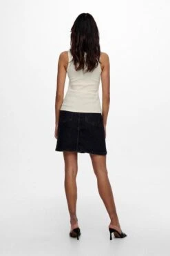 ONLY ONLNESSA S/L HIGHNECK RIB TOP JRS NOOS Dames - Maat M 22 ONLY ONLNESSA S/L HIGHNECK RIB TOP JRS NOOS Dames - Maat M -Only 799x1200 39