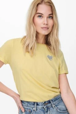 Only T-shirt Onlkita S/s Logo Top Noos 15244714 Straw Dames Maat - S 11 Only T-shirt Onlkita S/s Logo Top Noos 15244714 Straw Dames Maat - S -Only 800x1200 164