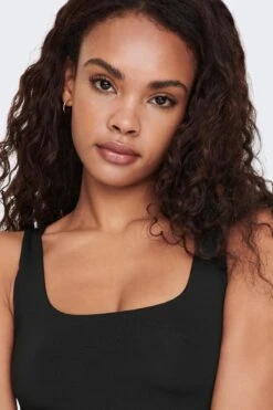 ONLY ONLEA S/L 2-WAYS FIT TOP JRS NOOS Dames - Maat M 17 ONLY ONLEA S/L 2-WAYS FIT TOP JRS NOOS Dames - Maat M -Only 800x1200 187