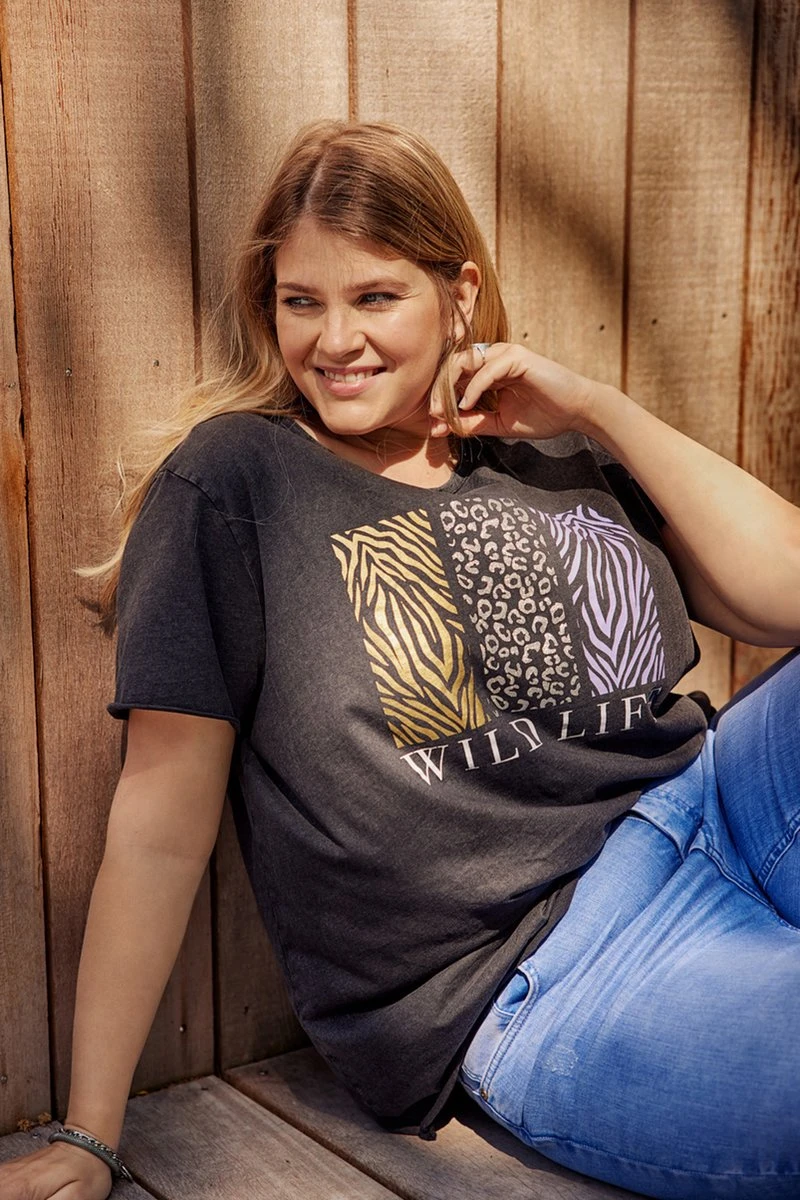 ONLY CARMAKOMA ONLY Shirt CARMIKO Opdruk Voor 3 ONLY CARMAKOMA ONLY Shirt CARMIKO Opdruk Voor