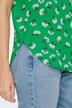 Only T-shirt Onlvic S/s Aop Top Noos Ptm 15161116 Green Bee/medium Son Dames Maat - 44 -Only 800x1200 193
