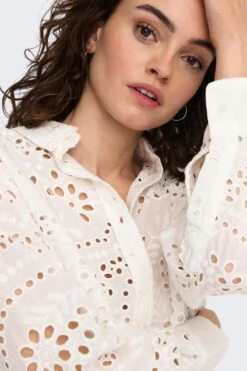 Only Blouse Onlnew Lalisa Ls Boxy Shirt Wvn 15283368 Bright White Dames Maat - M 16 Only Blouse Onlnew Lalisa Ls Boxy Shirt Wvn 15283368 Bright White Dames Maat - M -Only 800x1200 206