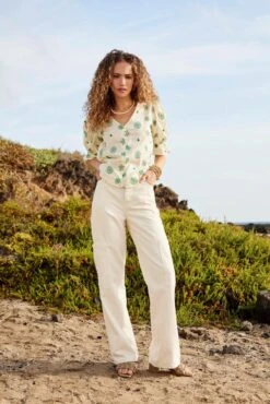 Only Blouse Onljasmin Ss Emb Top Wvn 15252580 Creme/kelly Green Dames Maat - L -Only 801x1200 16