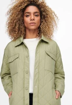 ONLY ONLNEWTANZIA LONG QUILT SHACKET OTW Dames Jas - Maat S 14 ONLY ONLNEWTANZIA LONG QUILT SHACKET OTW Dames Jas - Maat S -Only 825x1200