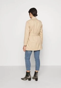 ONLY ONLVALERIE TRENCHCOAT OTW NOOS Dames Jas - Maat XS 16 ONLY ONLVALERIE TRENCHCOAT OTW NOOS Dames Jas - Maat XS -Only 831x1200 15
