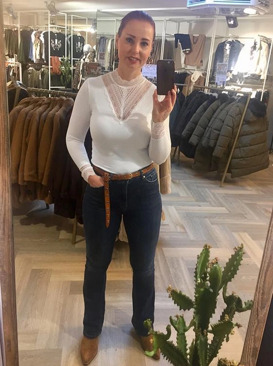 Only T-shirt Onltilde L/s High Neck Lace Top Jrs 15207788 Cloud Dancer Dames Maat - XS 13 Only T-shirt Onltilde L/s High Neck Lace Top Jrs 15207788 Cloud Dancer Dames Maat - XS - Afbeelding 11