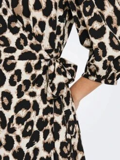 ONLY ONLOLIVIA 3/4 WRAP MIDI DRESS WVN NOOS Dames Jurk - Maat M 14 ONLY ONLOLIVIA 3/4 WRAP MIDI DRESS WVN NOOS Dames Jurk - Maat M -Only 899x1200 18