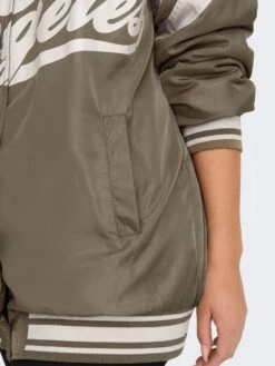 Only Jas Onlcoleen Oversized Bomber Jacket 15285348 Cub Dames Maat - XL -Only 900x1200 165