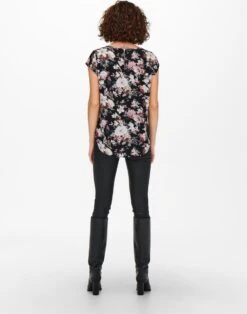 ONLY ONLVIC S/S AOP TOP NOOS PTM Dames Top - Maat 42 12 ONLY ONLVIC S/S AOP TOP NOOS PTM Dames Top - Maat 42 -Only 945x1200 15